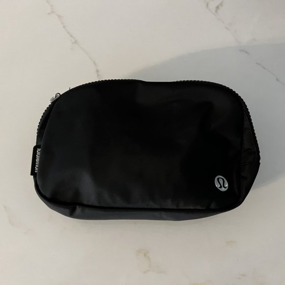 lululemon athletica Handbags - Authentic Lululemon everywhere belt bag black NWT
